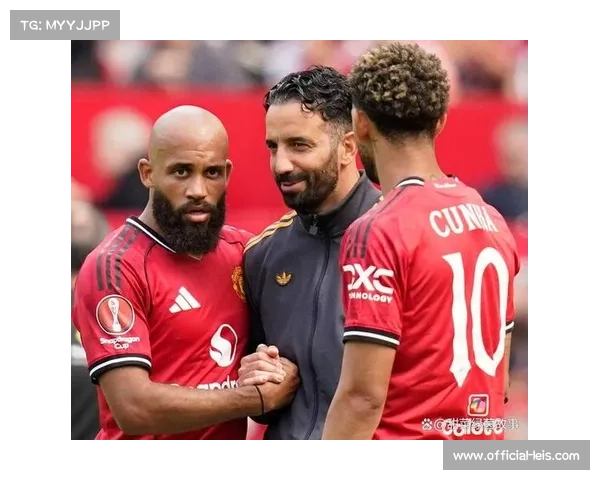 曼联球迷助威声：老特拉福德全场高歌，提振球队士气